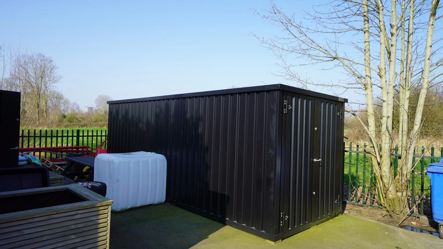 Conteneur-Demontable-5-x-2-m-–-Double-porte-sur-cote-2-m-–-Noir-RAL-9005-2